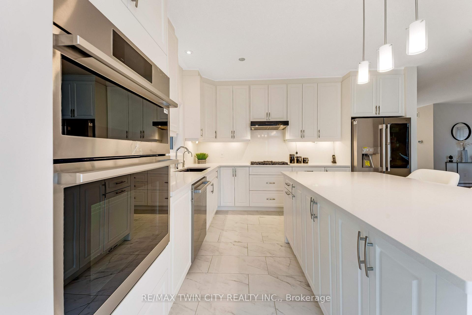 Photo 13 of 27 Jacob Detweiller Drive, Kitchener — HOMEH