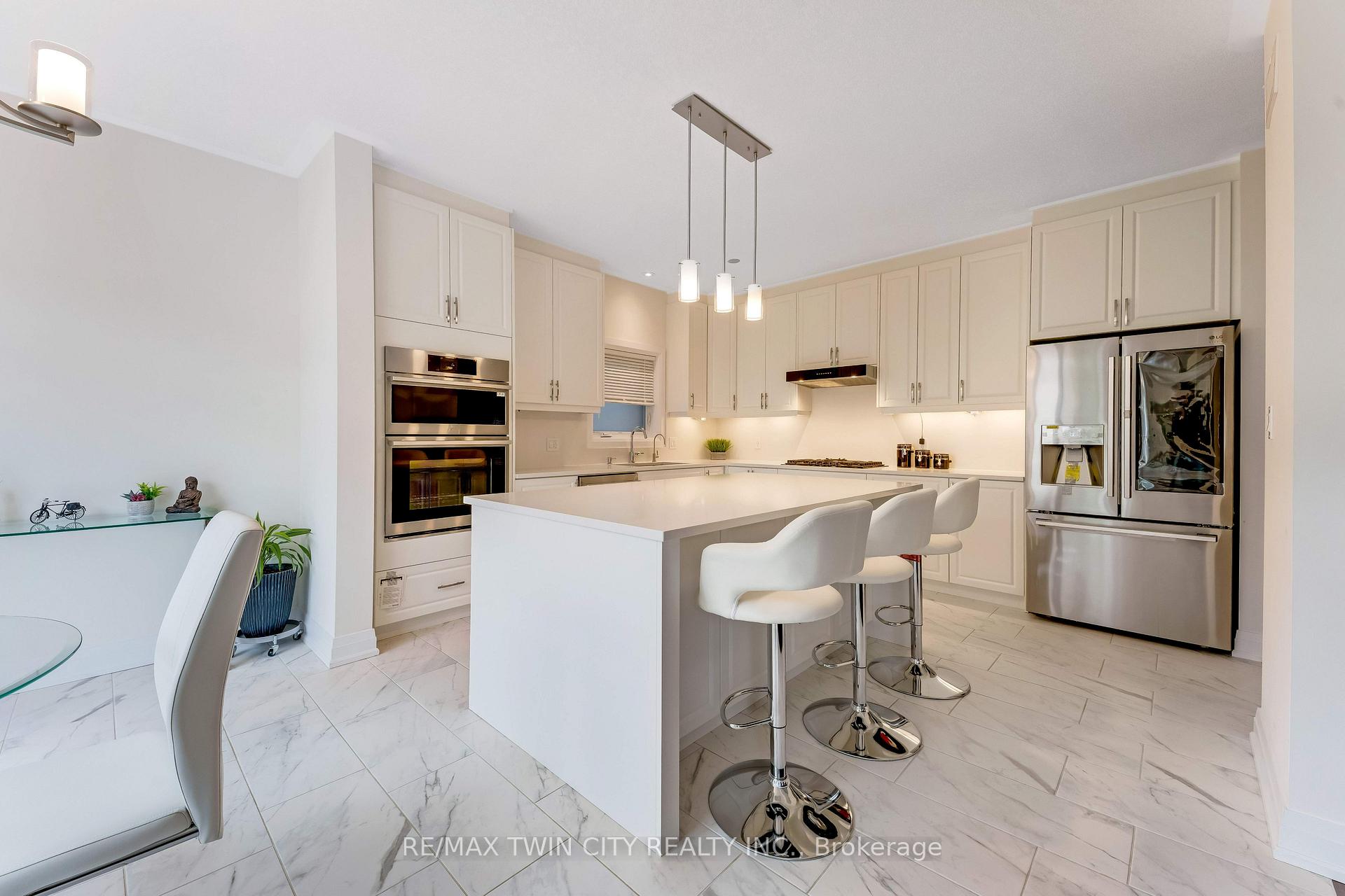 Photo 15 of 27 Jacob Detweiller Drive, Kitchener — HOMEH