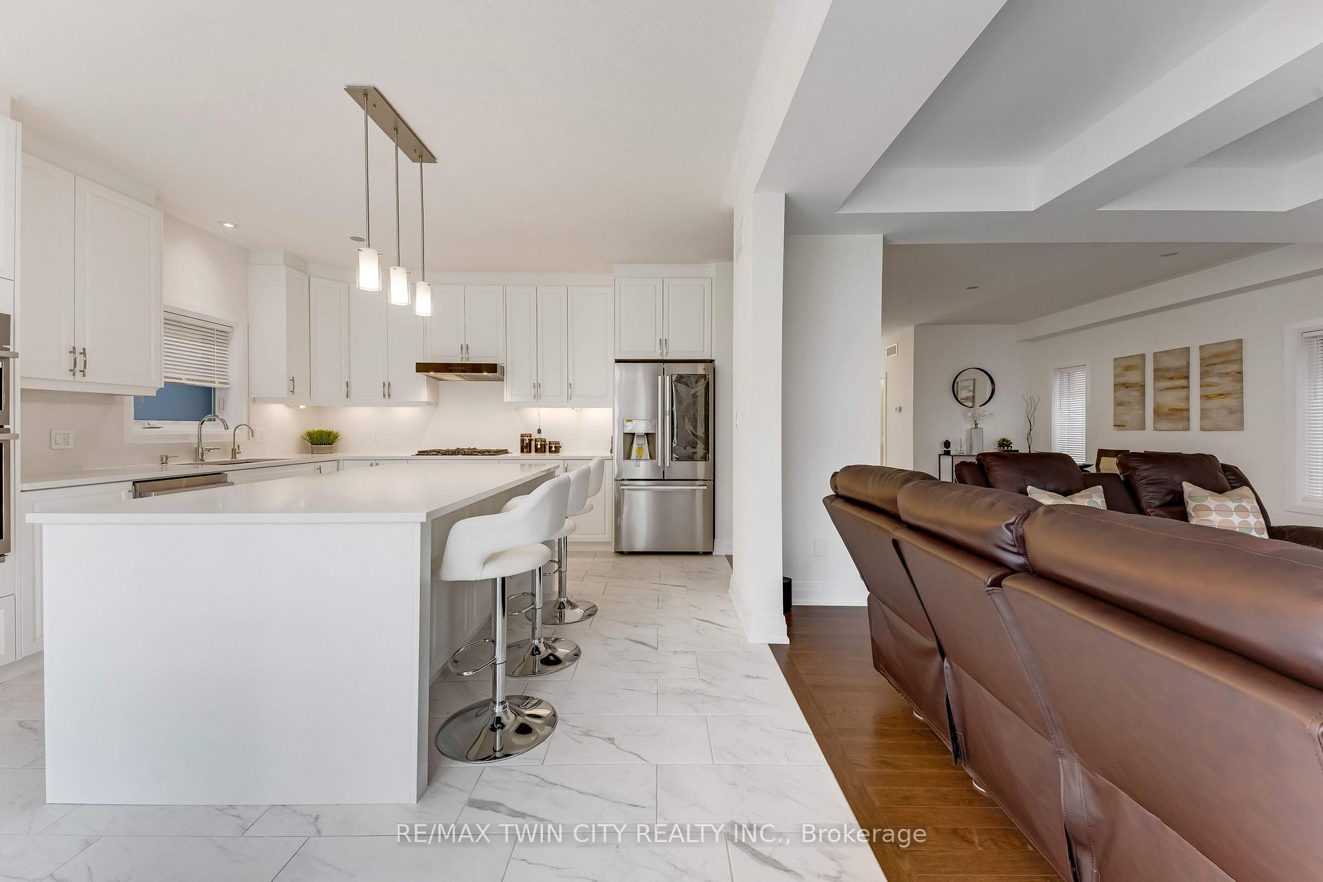 Photo 17 of 27 Jacob Detweiller Drive, Kitchener — HOMEH