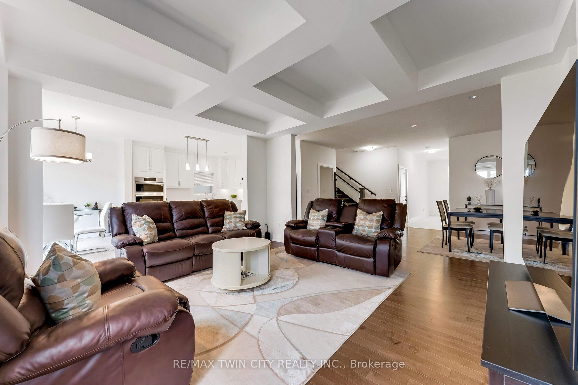 Photo 19 of 27 Jacob Detweiller Drive, Kitchener — HOMEH