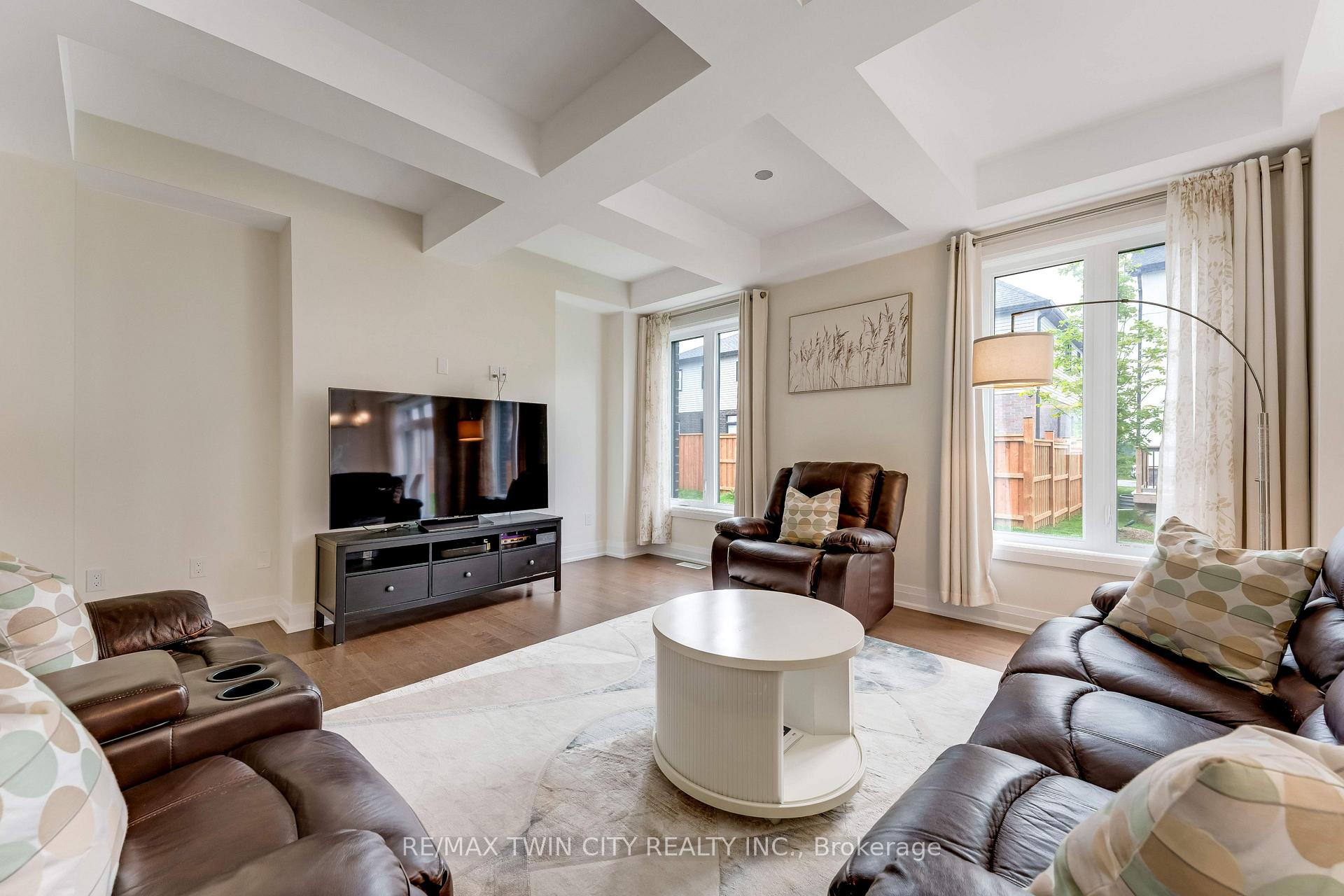 Photo 21 of 27 Jacob Detweiller Drive, Kitchener — HOMEH