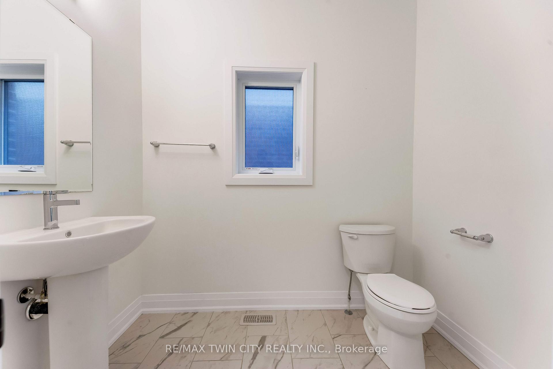 Photo 23 of 27 Jacob Detweiller Drive, Kitchener — HOMEH