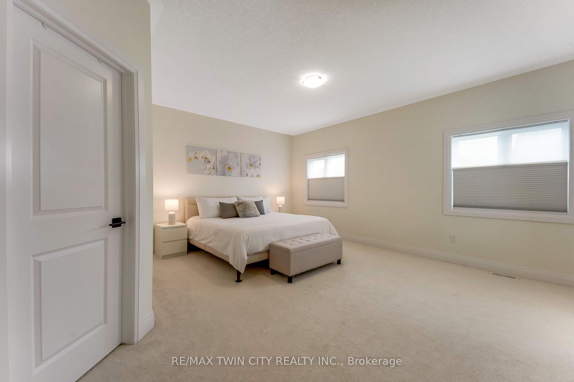 Photo 31 of 27 Jacob Detweiller Drive, Kitchener — HOMEH
