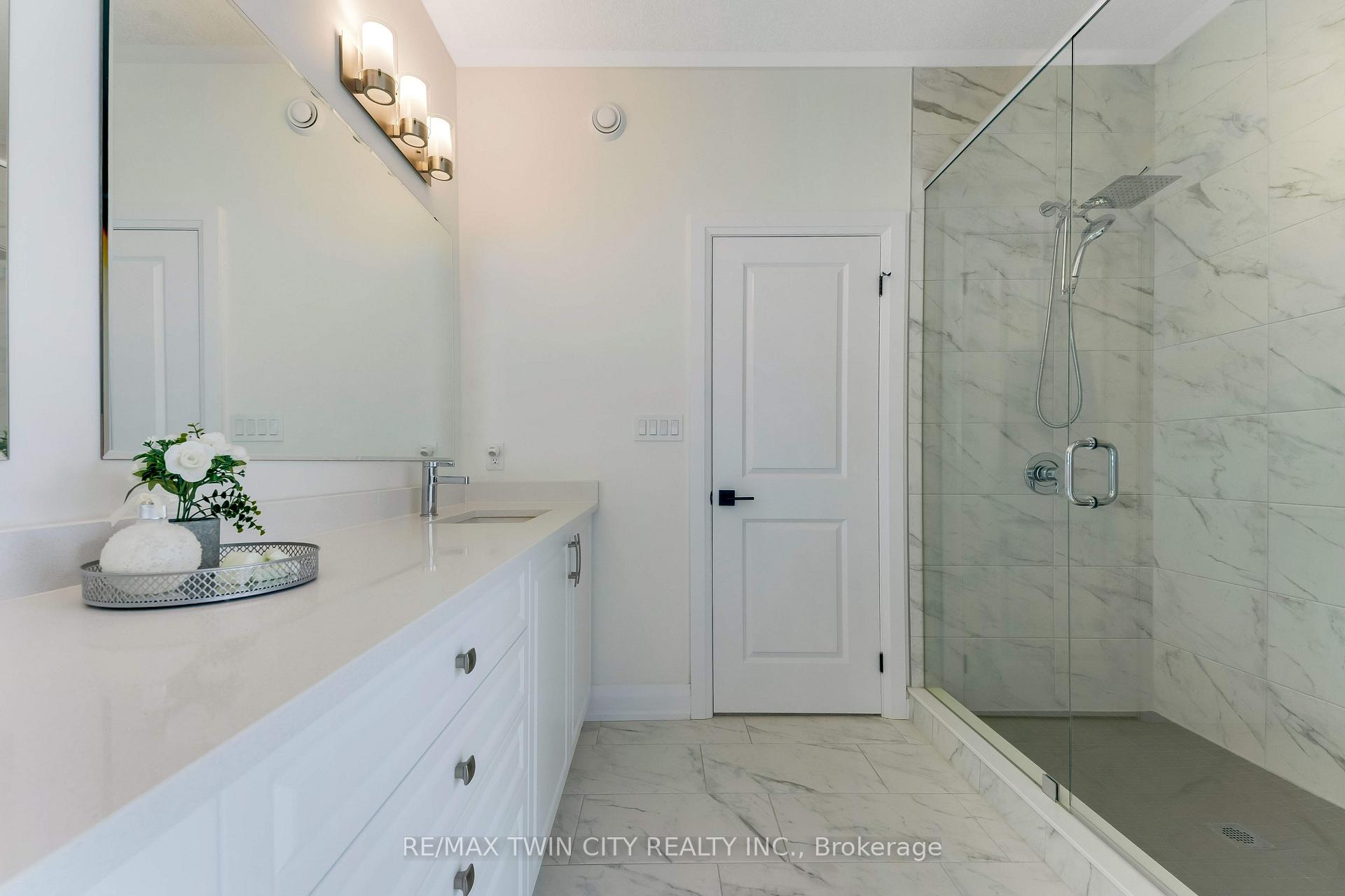 Photo 36 of 27 Jacob Detweiller Drive, Kitchener — HOMEH