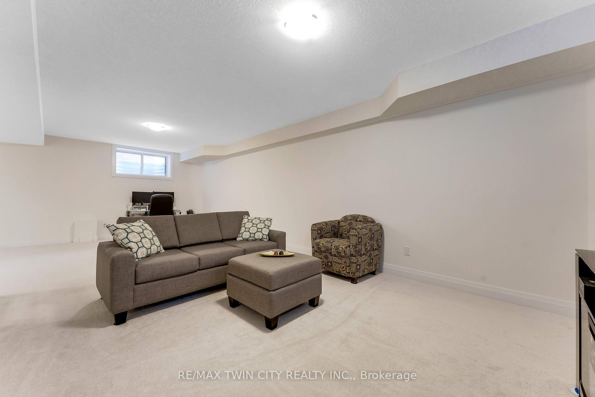 Photo 40 of 27 Jacob Detweiller Drive, Kitchener — HOMEH