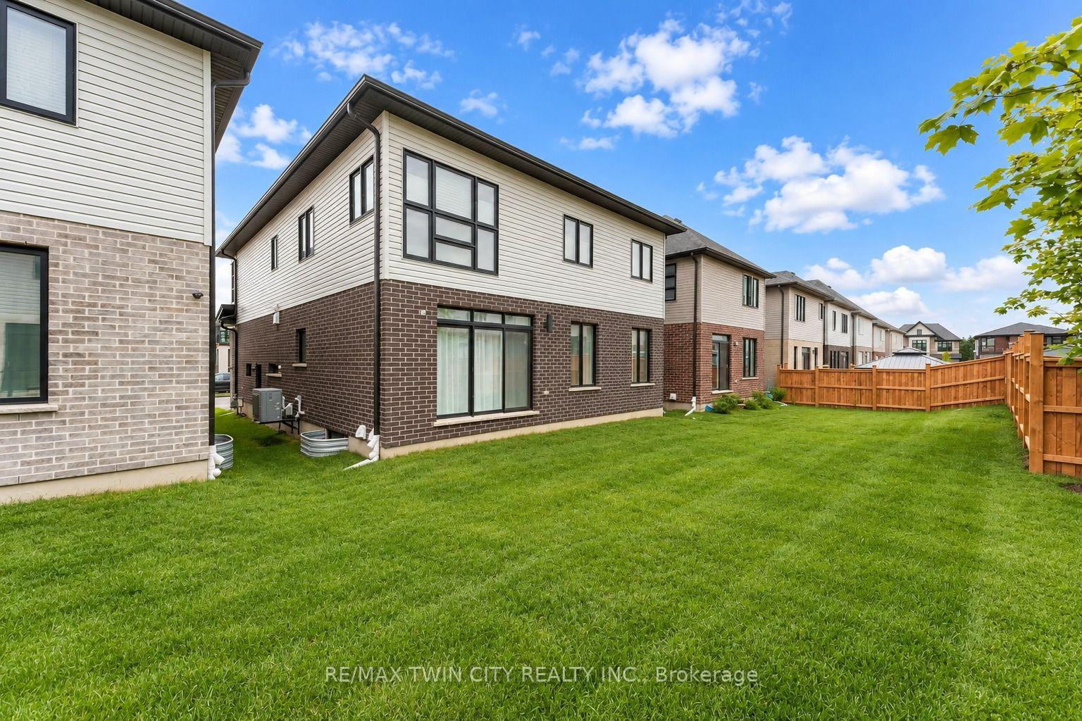 Photo 42 of 27 Jacob Detweiller Drive, Kitchener — HOMEH