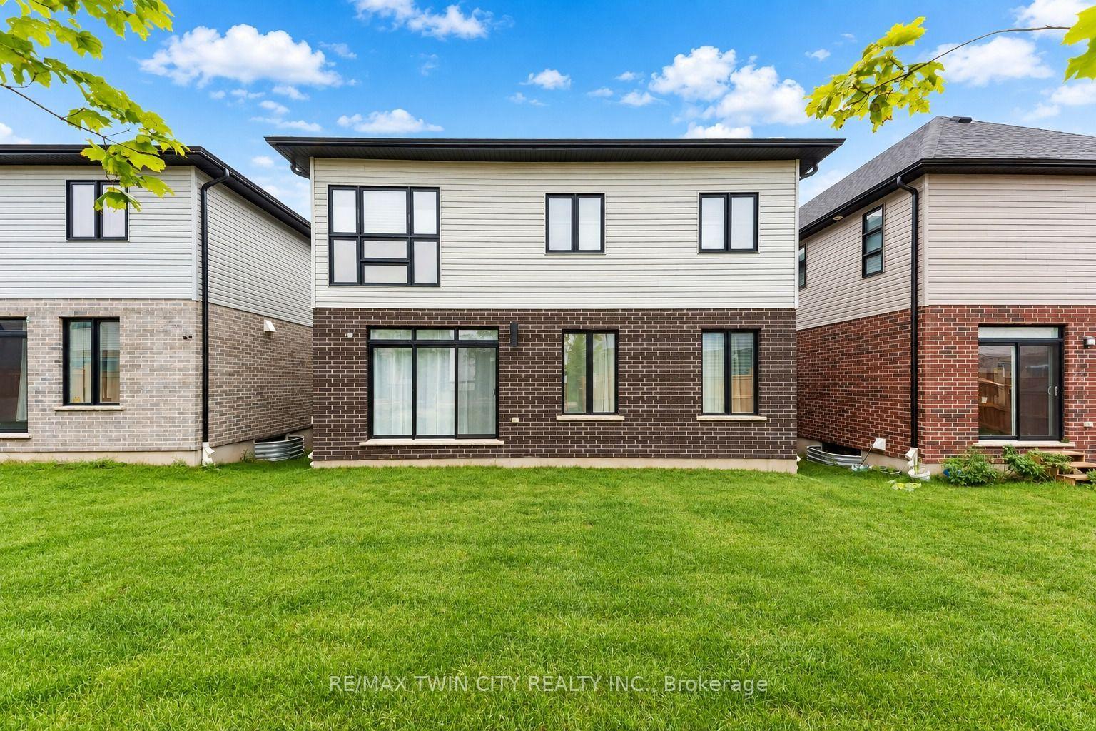 Photo 44 of 27 Jacob Detweiller Drive, Kitchener — HOMEH