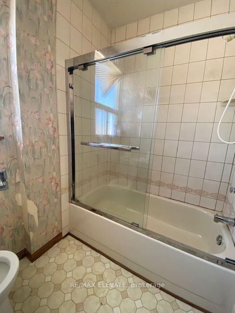 Photo 17 of 39 Cornwallis Drive, Scarborough, Dorset Park — HOMEH