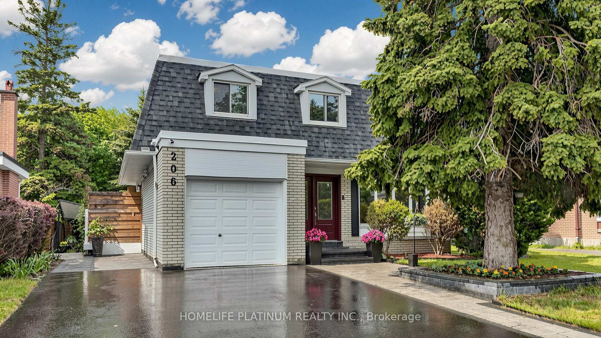 Photo 3 of 206 Mcmurchy Avenue S, Brampton, Brampton South — HOMEH