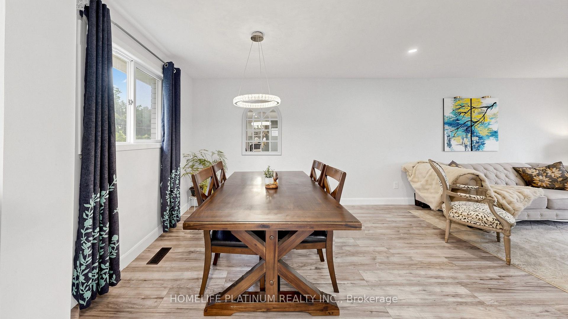 Photo 12 of 206 Mcmurchy Avenue S, Brampton, Brampton South — HOMEH