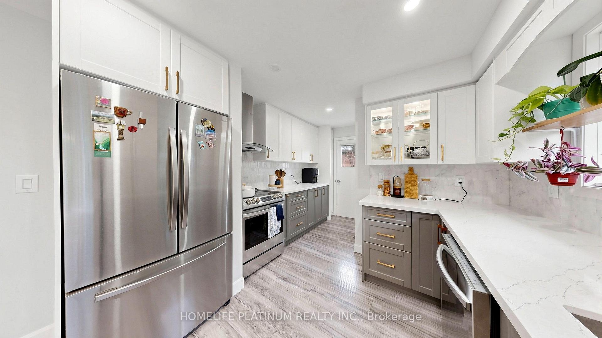 Photo 16 of 206 Mcmurchy Avenue S, Brampton, Brampton South — HOMEH