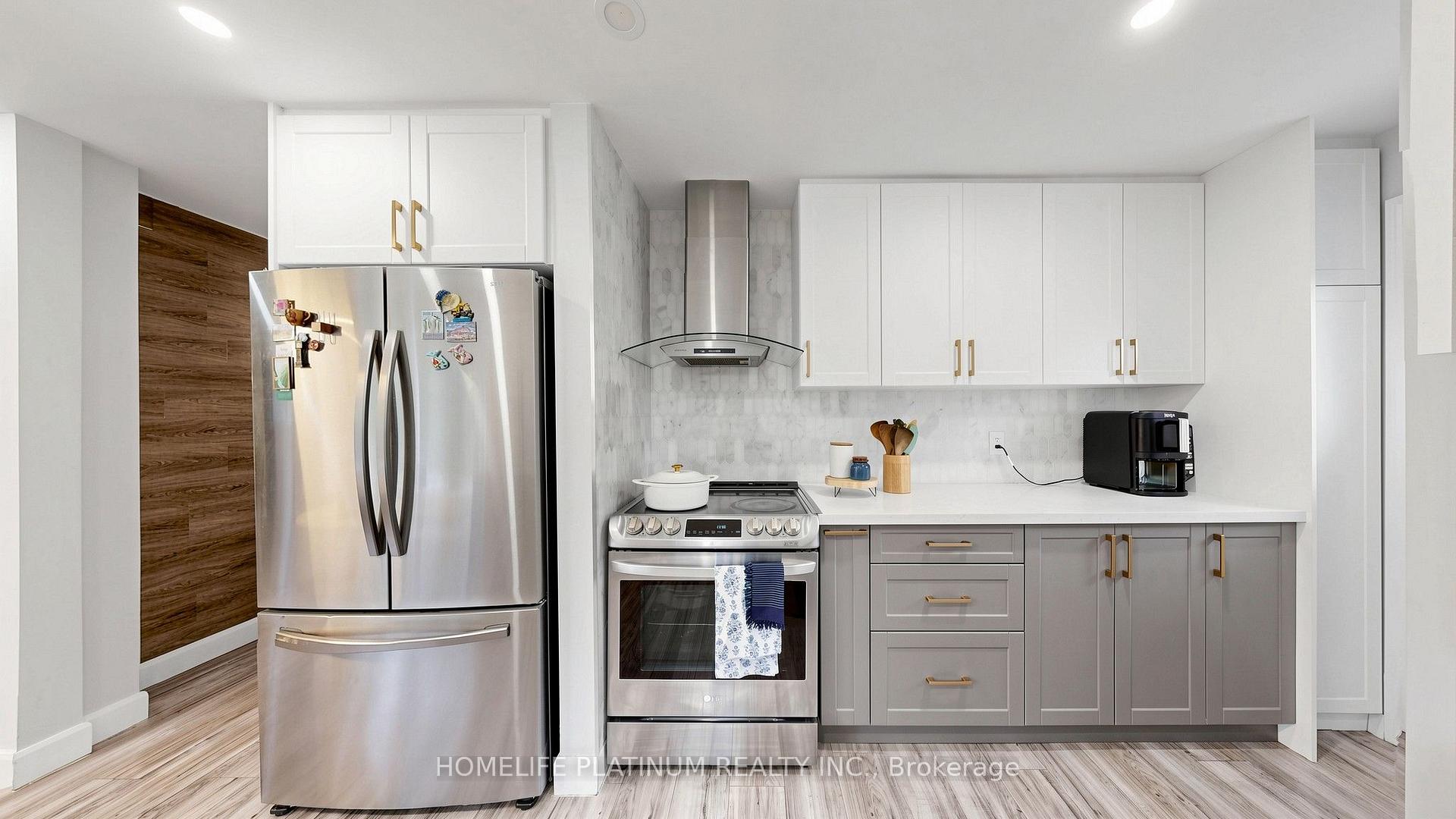Photo 18 of 206 Mcmurchy Avenue S, Brampton, Brampton South — HOMEH