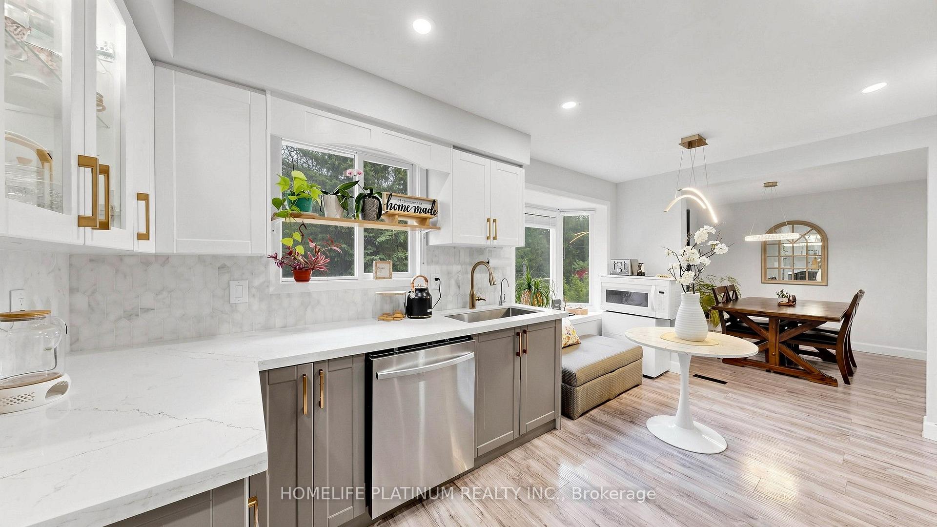 Photo 20 of 206 Mcmurchy Avenue S, Brampton, Brampton South — HOMEH