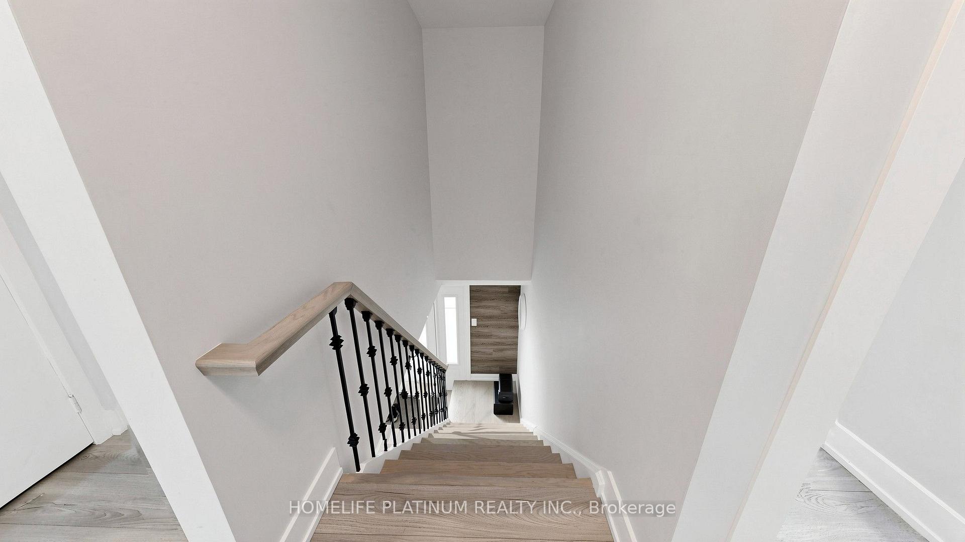Photo 24 of 206 Mcmurchy Avenue S, Brampton, Brampton South — HOMEH