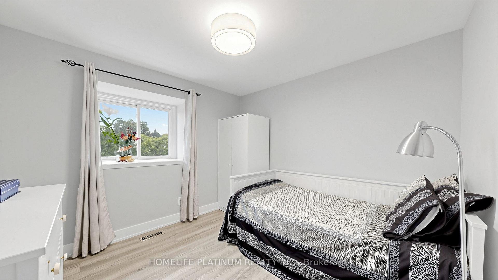 Photo 30 of 206 Mcmurchy Avenue S, Brampton, Brampton South — HOMEH