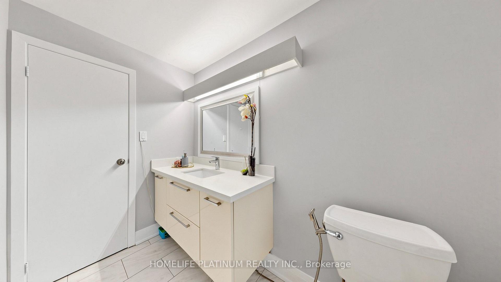 Photo 36 of 206 Mcmurchy Avenue S, Brampton, Brampton South — HOMEH