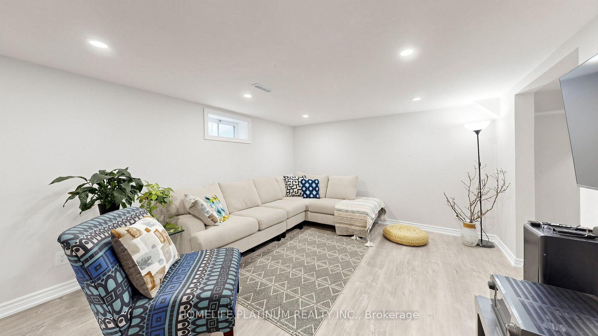 Photo 39 of 206 Mcmurchy Avenue S, Brampton, Brampton South — HOMEH
