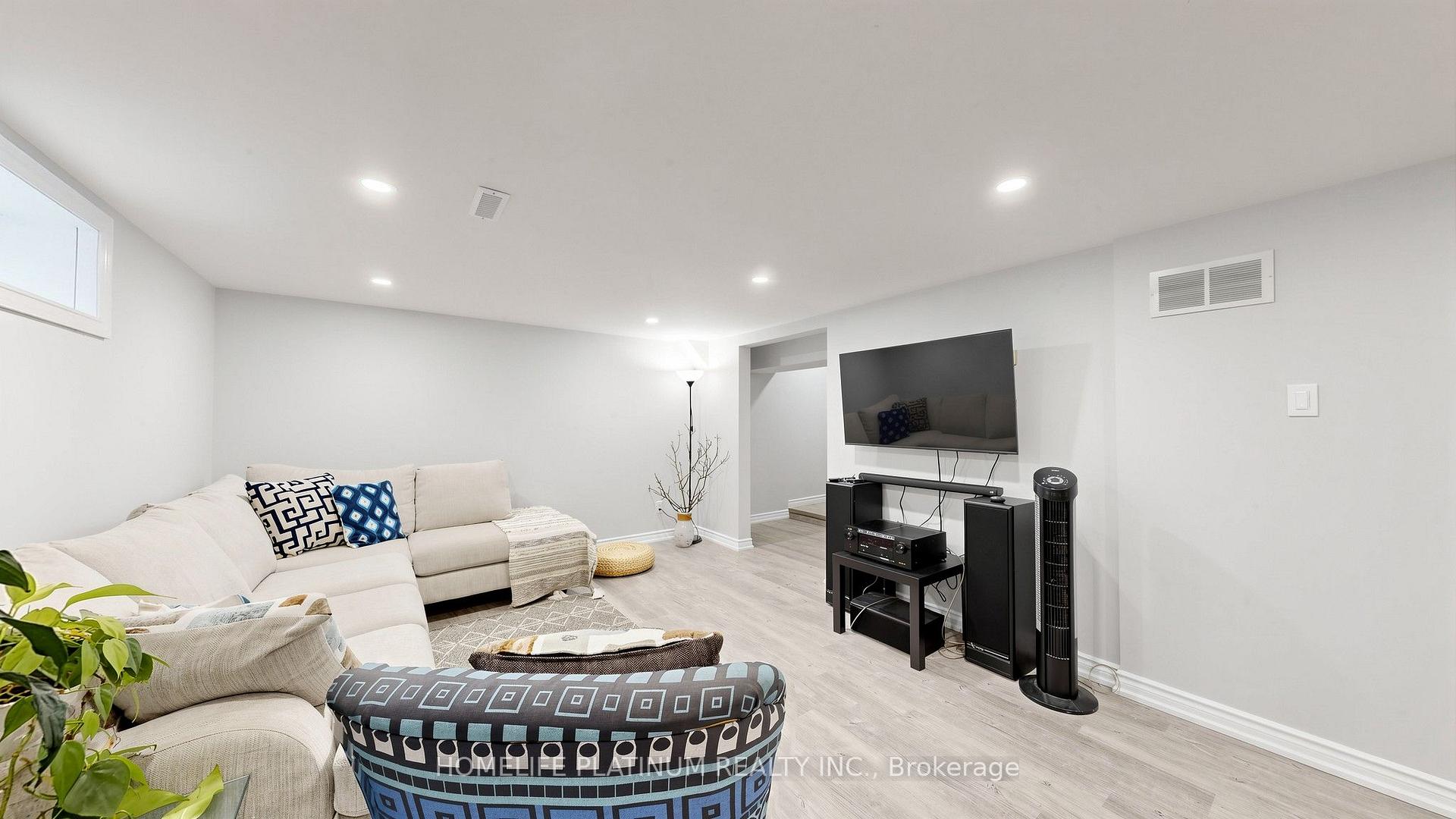 Photo 40 of 206 Mcmurchy Avenue S, Brampton, Brampton South — HOMEH