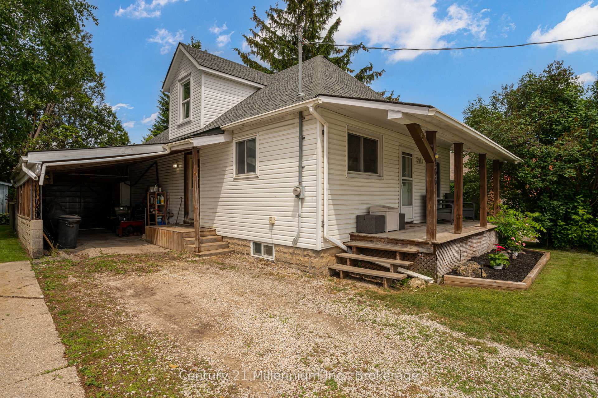 Photo of 266 Garafraxa Street
