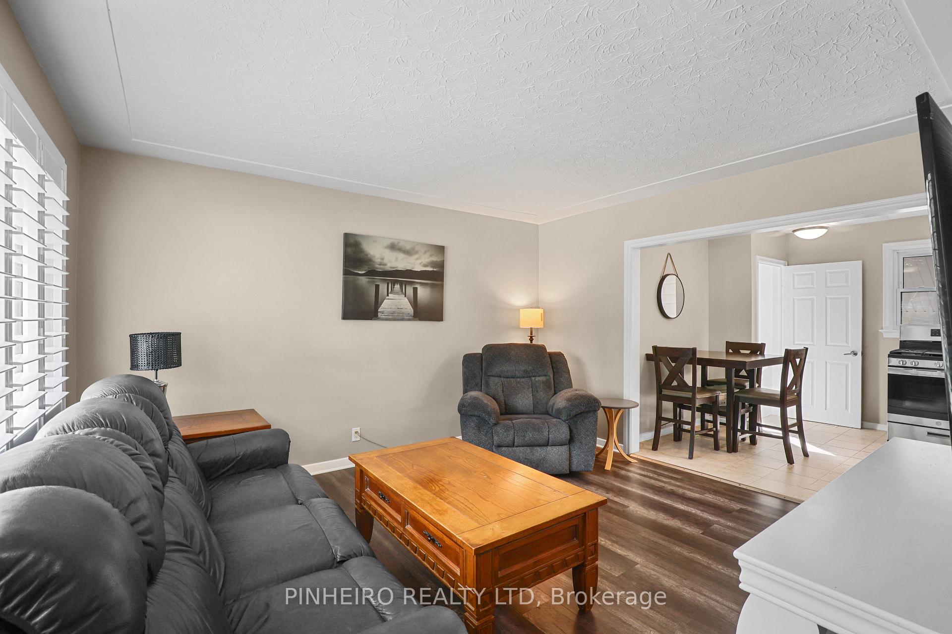 Photo 5 of 1811 Whitehall Drive, London, East H — HOMEH