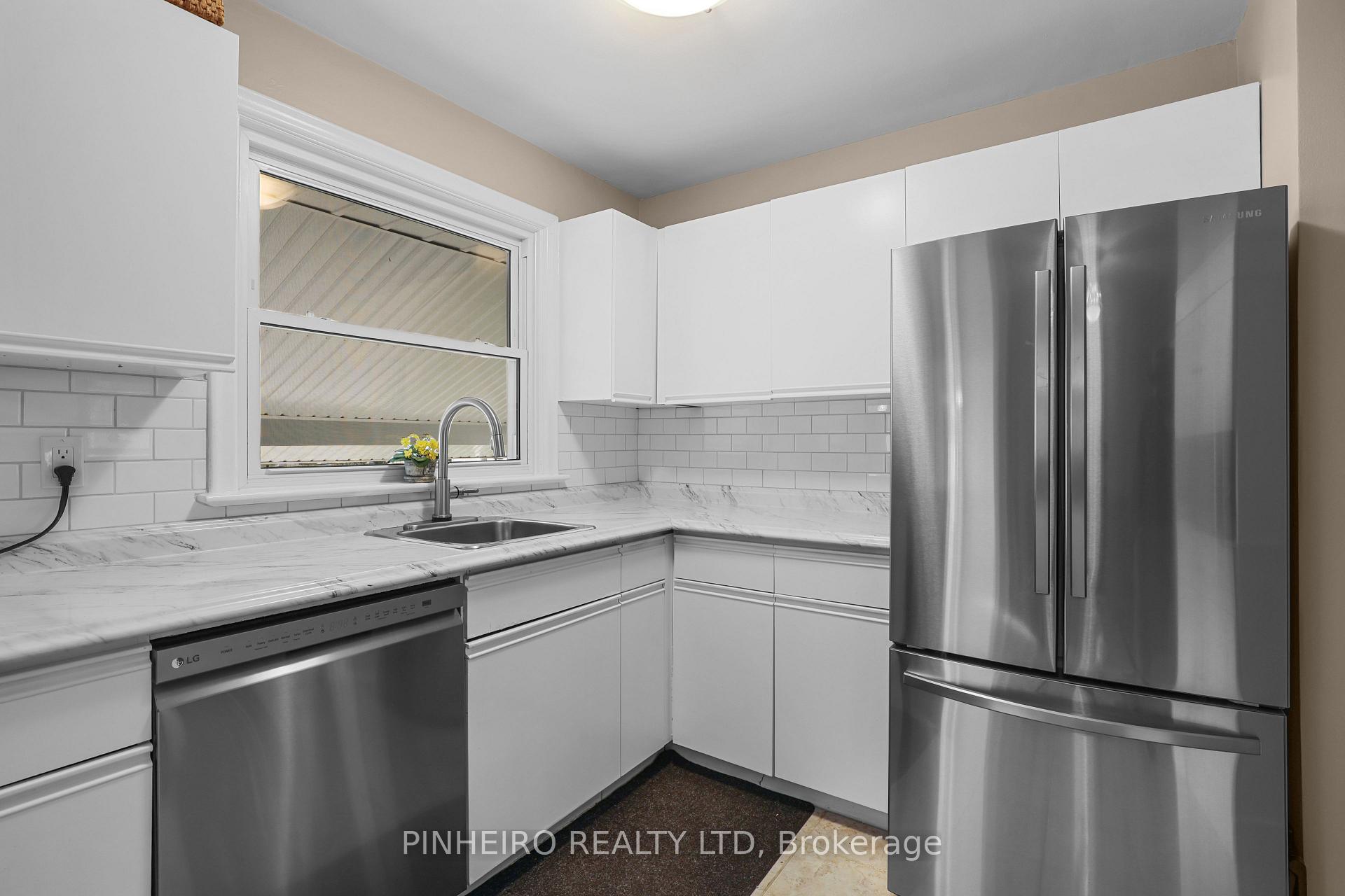 Photo 12 of 1811 Whitehall Drive, London, East H — HOMEH