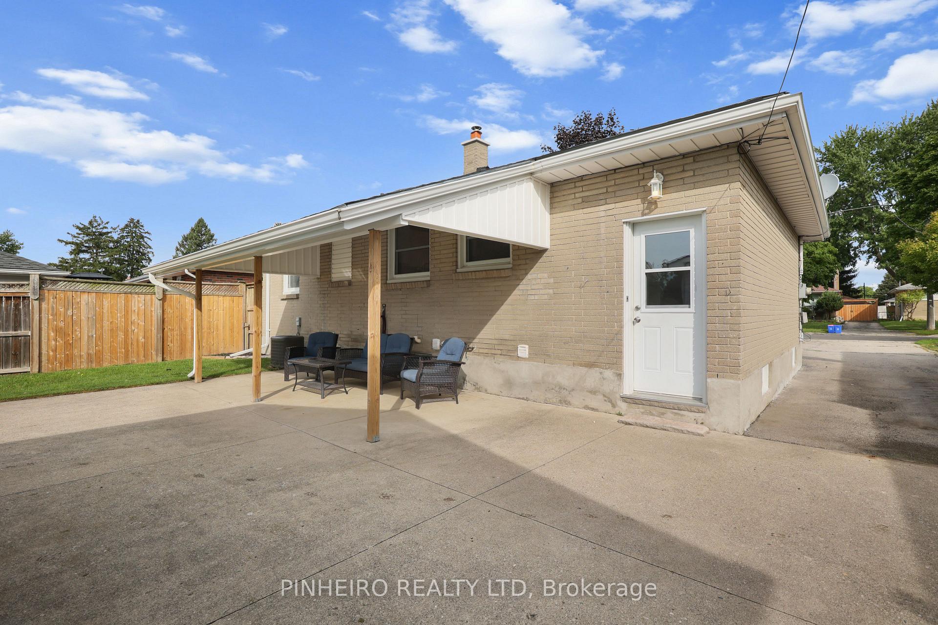 Photo 36 of 1811 Whitehall Drive, London, East H — HOMEH