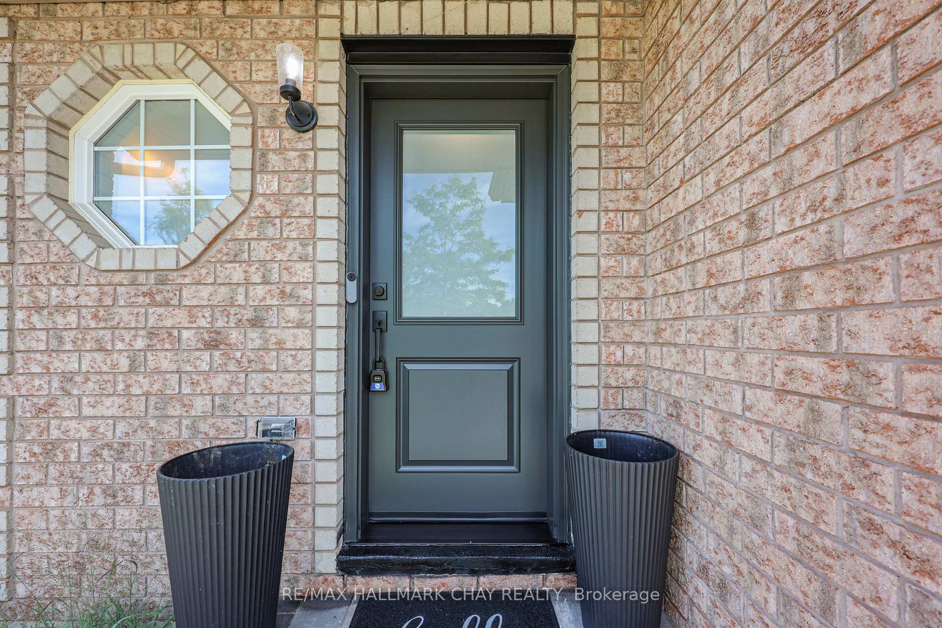 Photo 2 of 16 Buggs Gate, Barrie, Georgian Drive — HOMEH