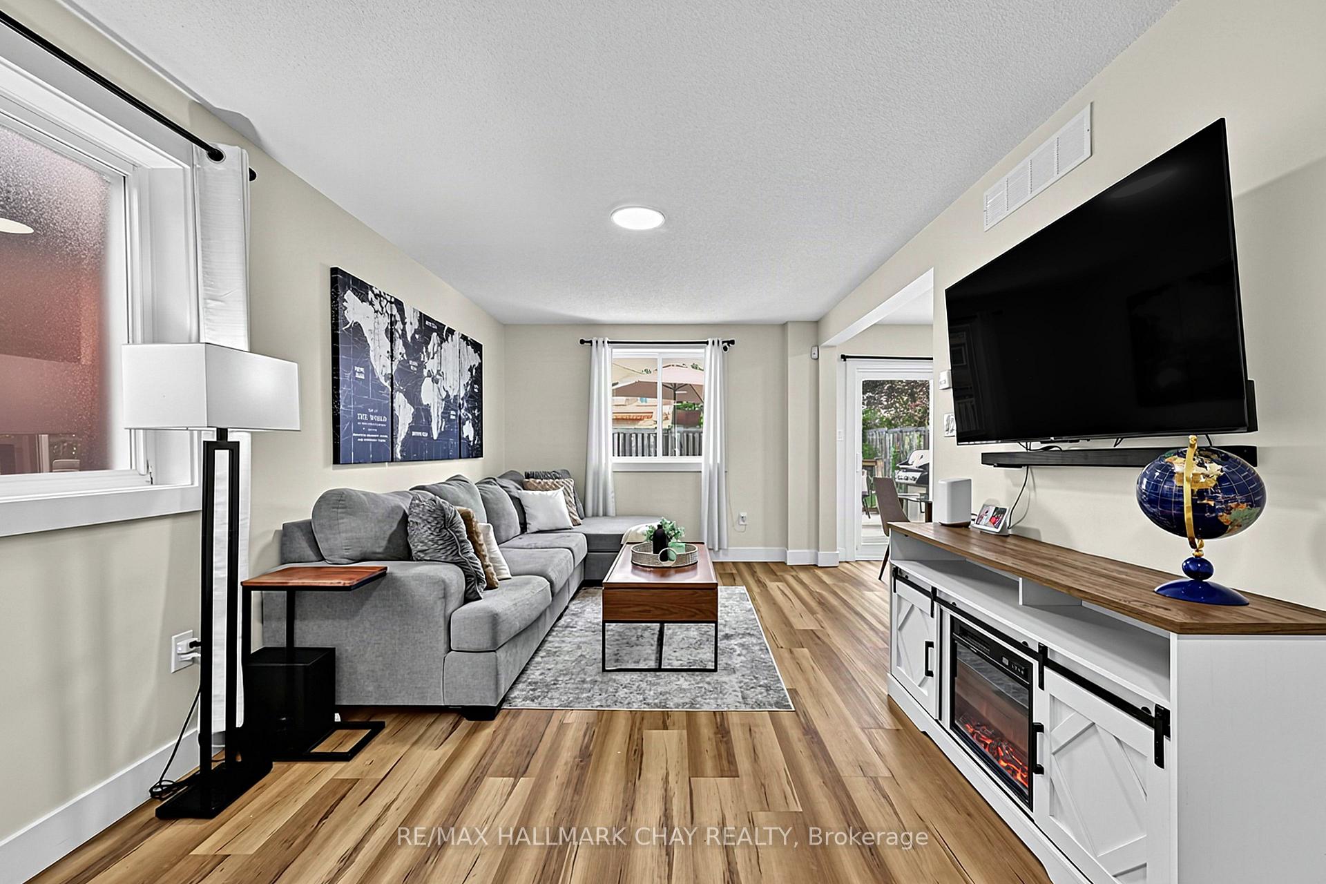 Photo 5 of 16 Buggs Gate, Barrie, Georgian Drive — HOMEH