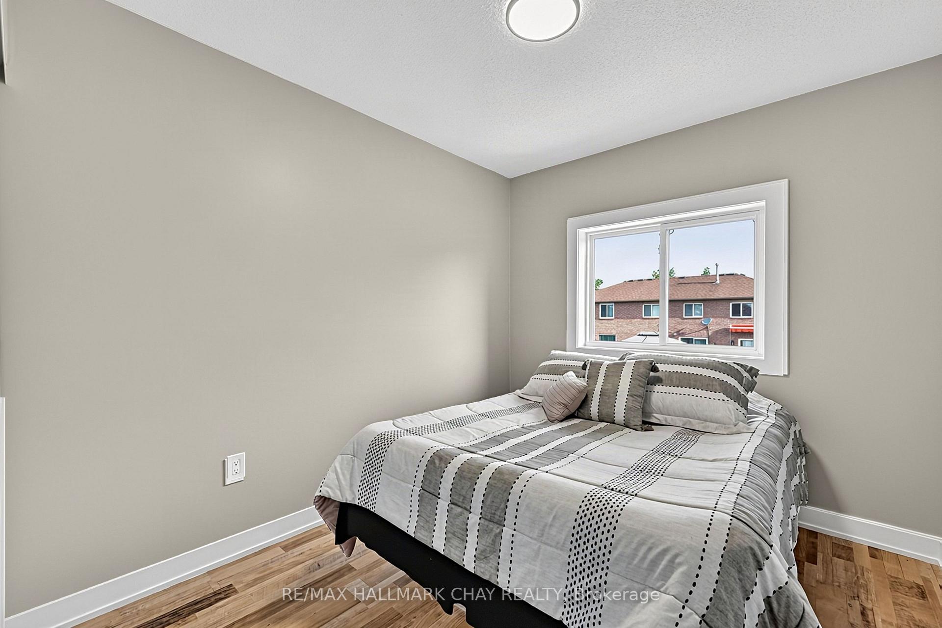 Photo 12 of 16 Buggs Gate, Barrie, Georgian Drive — HOMEH
