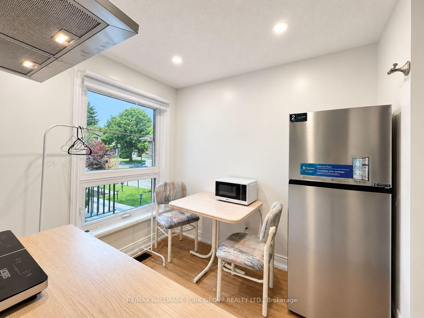 Photo 4 of Unit Studio, 22 Thorne Lane, Markham, Aileen-Willowbrook — HOMEH