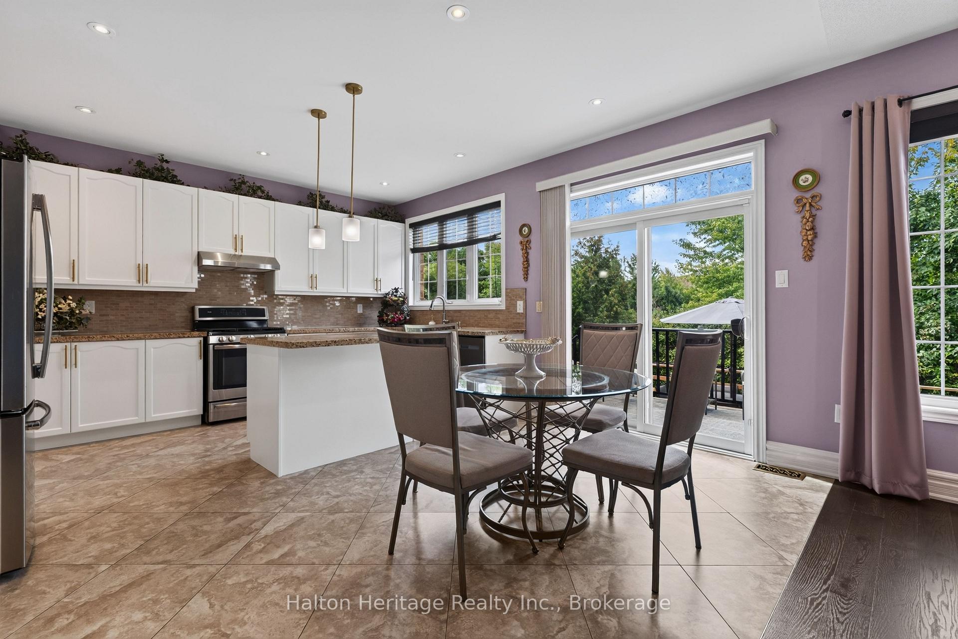 Photo 12 of 360 Holmes Crescent, Milton, Scott — HOMEH