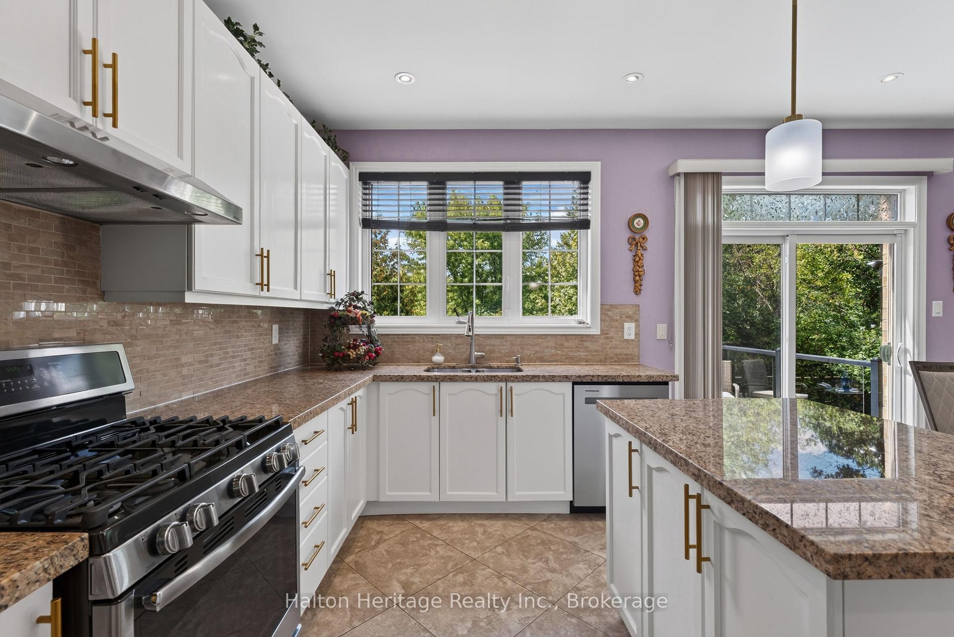 Photo 15 of 360 Holmes Crescent, Milton, Scott — HOMEH