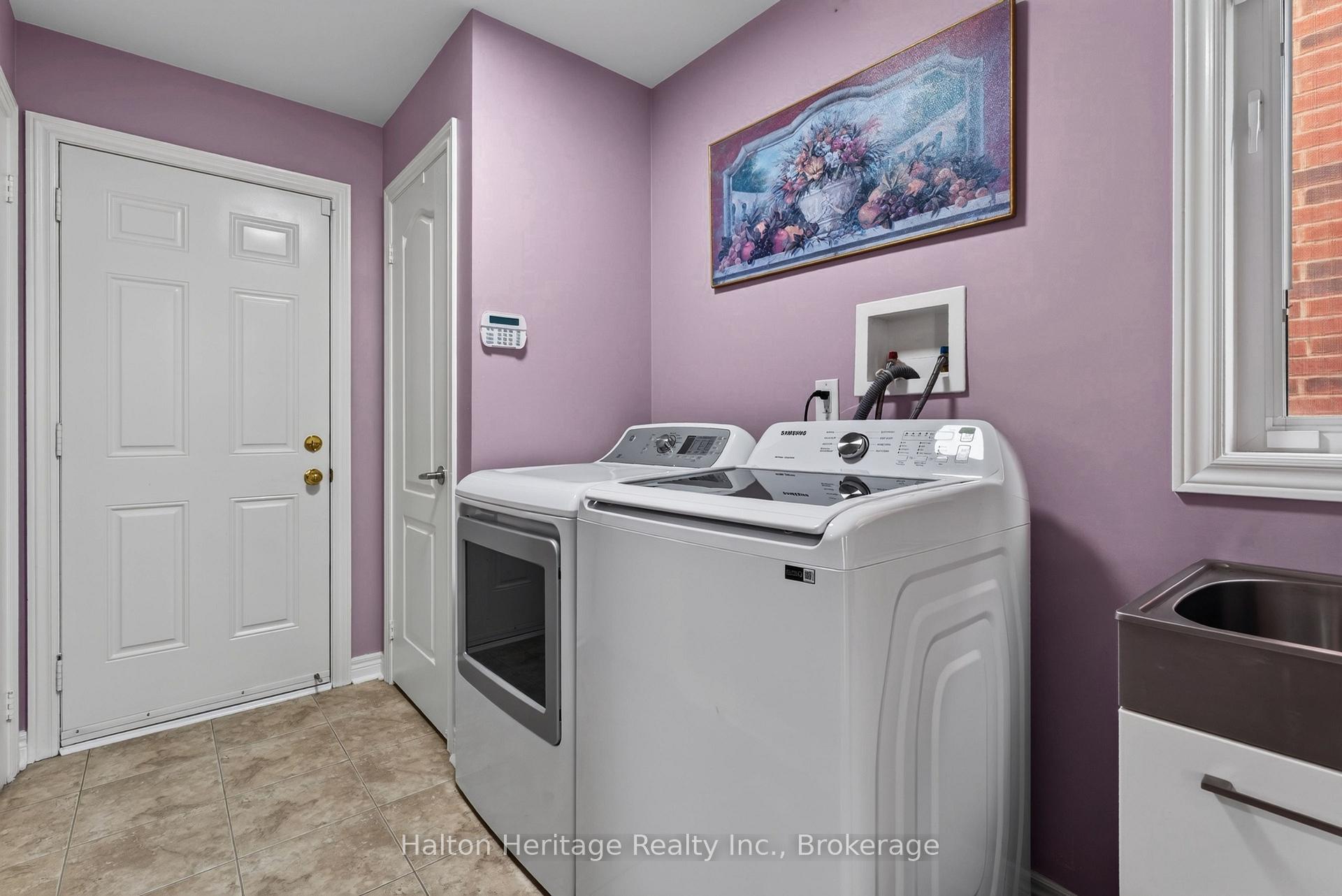 Photo 17 of 360 Holmes Crescent, Milton, Scott — HOMEH