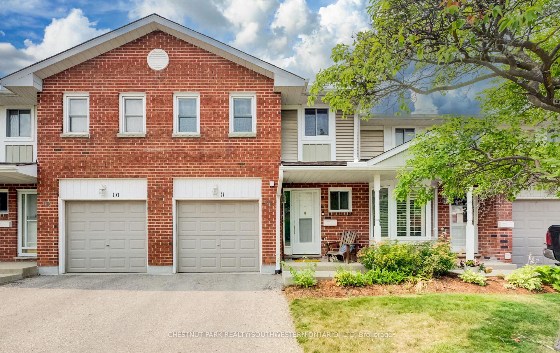 Photo 1 of Unit 11, 210 Highland Crescent, Kitchener, Victoria Hills — HOMEH