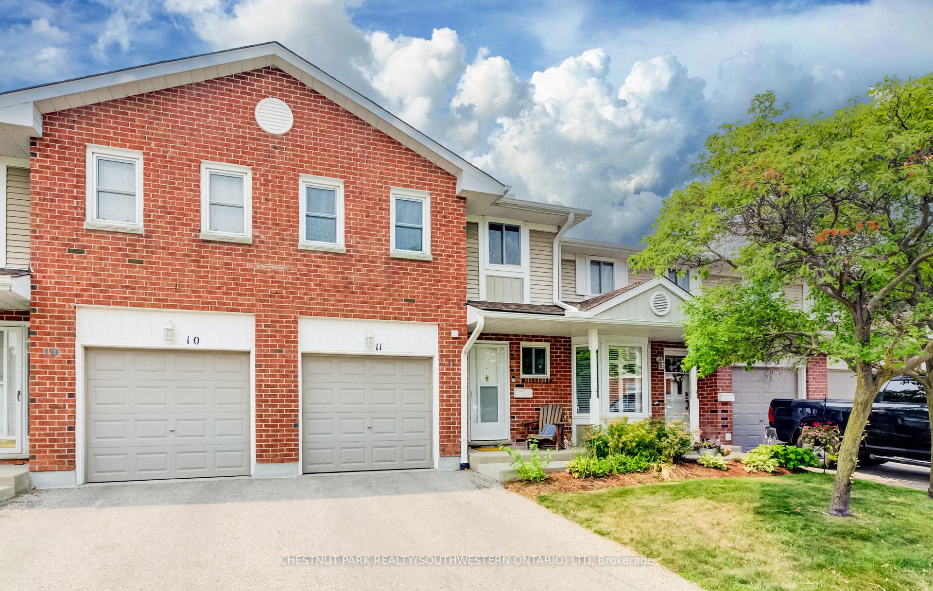 Photo 2 of Unit 11, 210 Highland Crescent, Kitchener, Victoria Hills — HOMEH