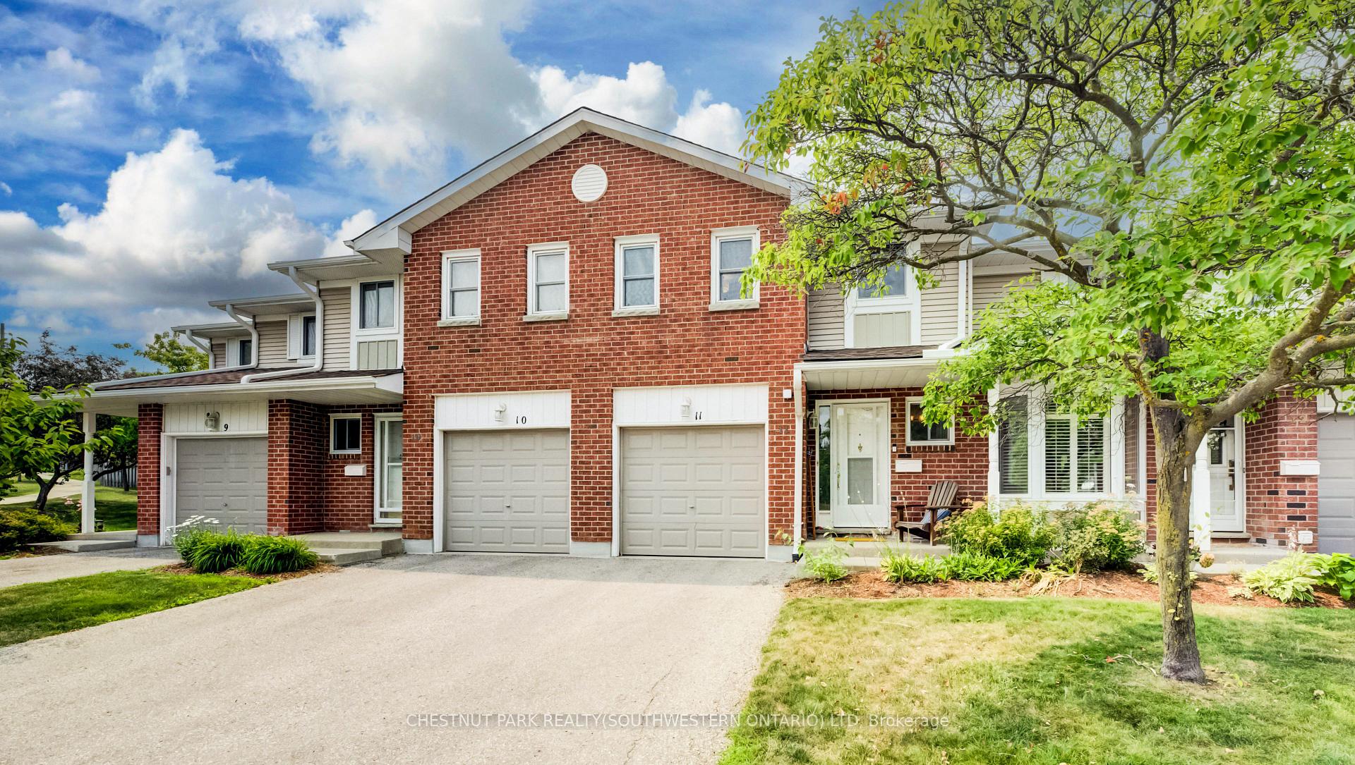 Photo 3 of Unit 11, 210 Highland Crescent, Kitchener, Victoria Hills — HOMEH