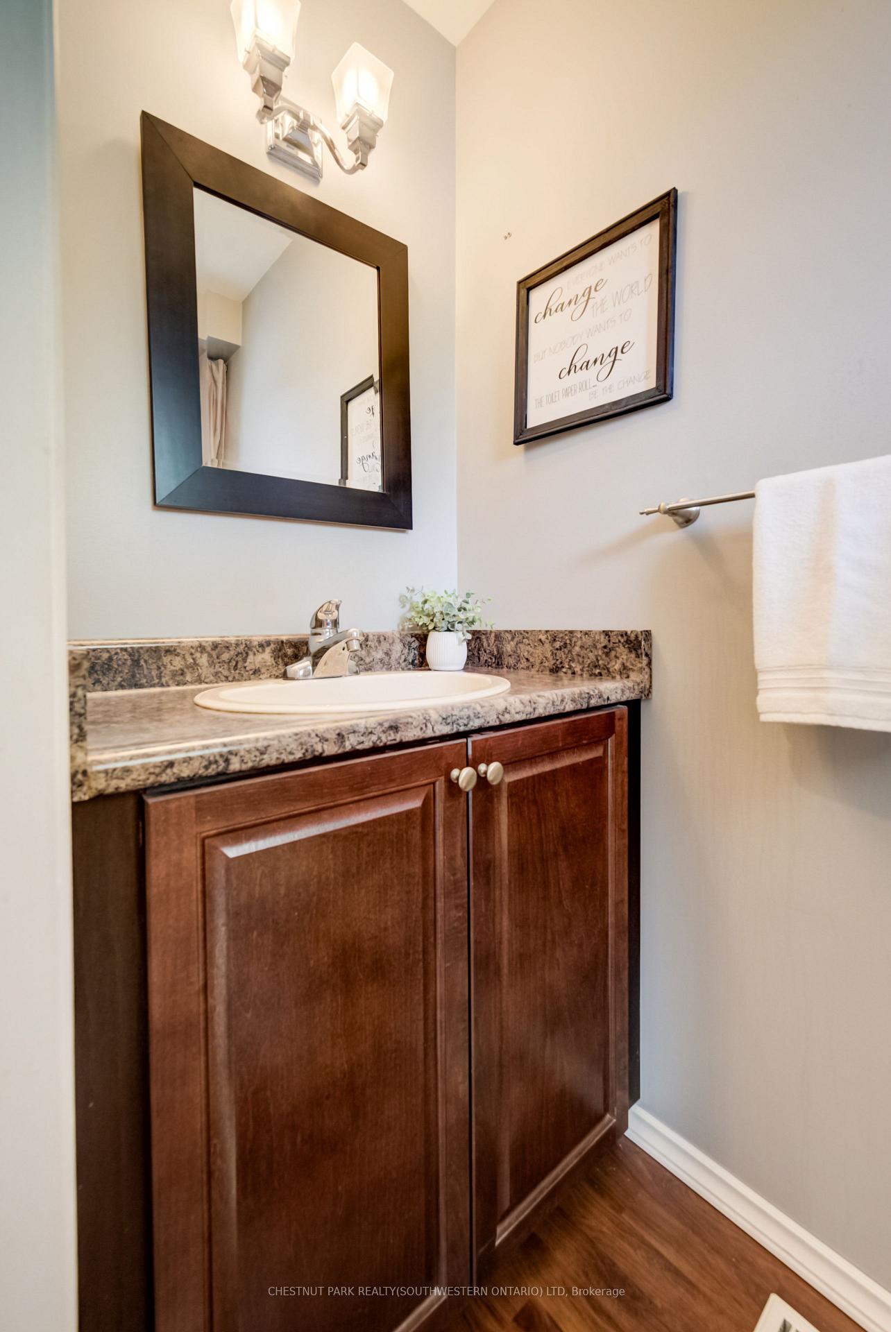 Photo 5 of Unit 11, 210 Highland Crescent, Kitchener, Victoria Hills — HOMEH
