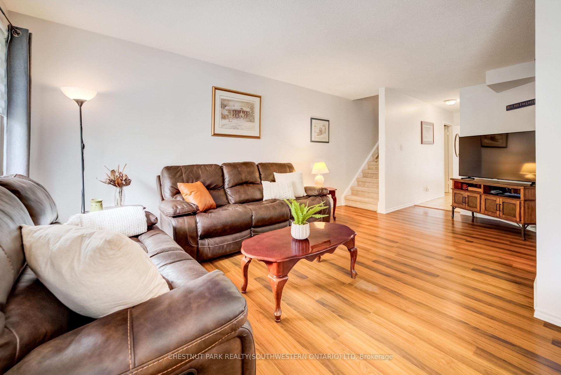 Photo 7 of Unit 11, 210 Highland Crescent, Kitchener, Victoria Hills — HOMEH