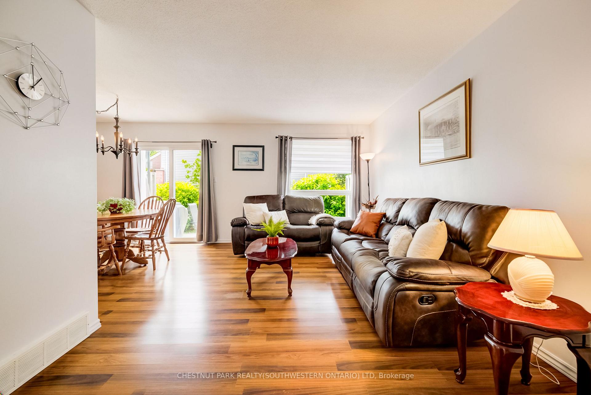 Photo 8 of Unit 11, 210 Highland Crescent, Kitchener, Victoria Hills — HOMEH
