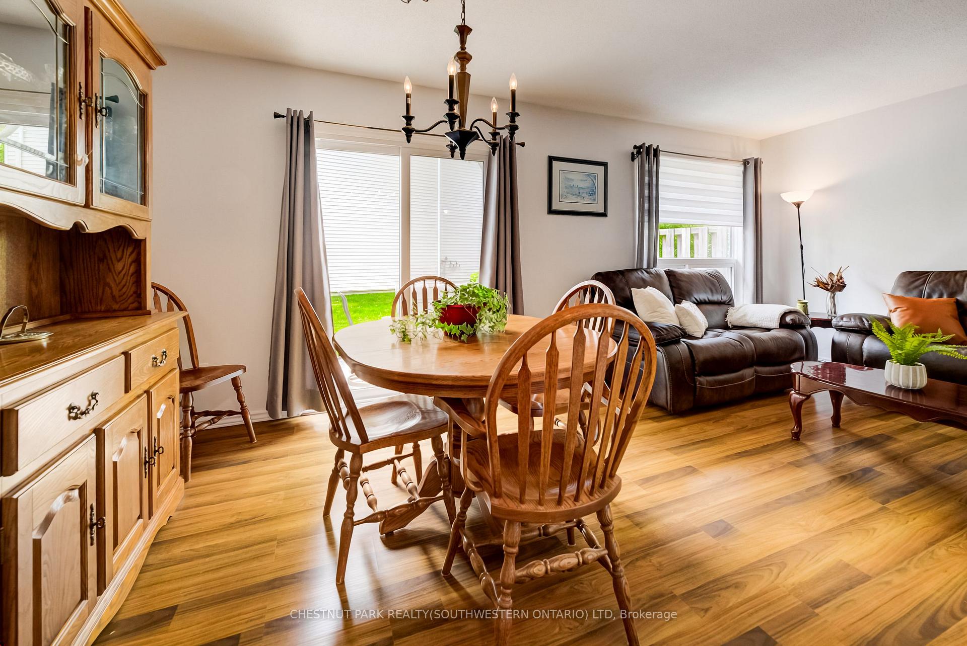 Photo 10 of Unit 11, 210 Highland Crescent, Kitchener, Victoria Hills — HOMEH