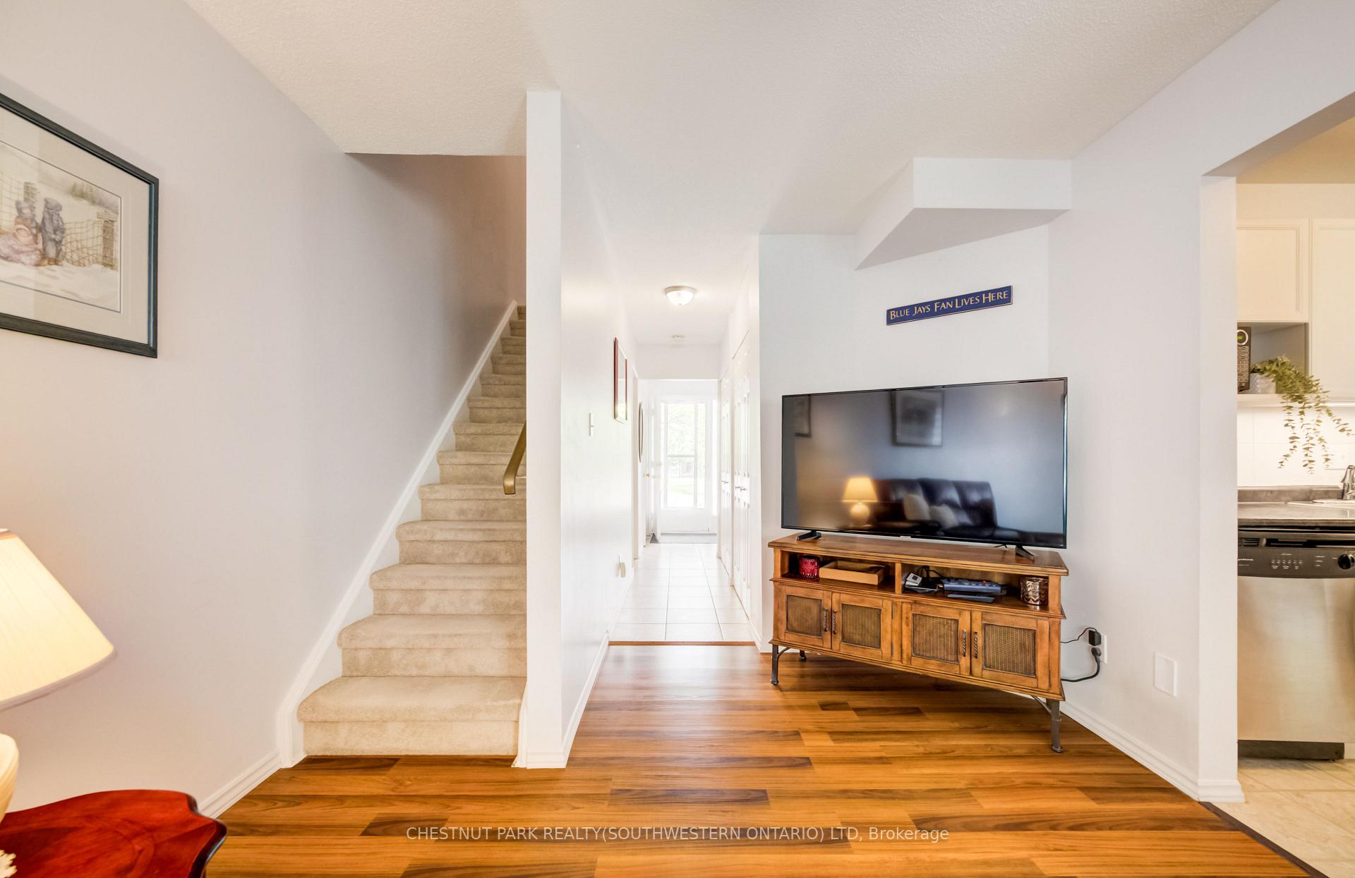 Photo 16 of Unit 11, 210 Highland Crescent, Kitchener, Victoria Hills — HOMEH