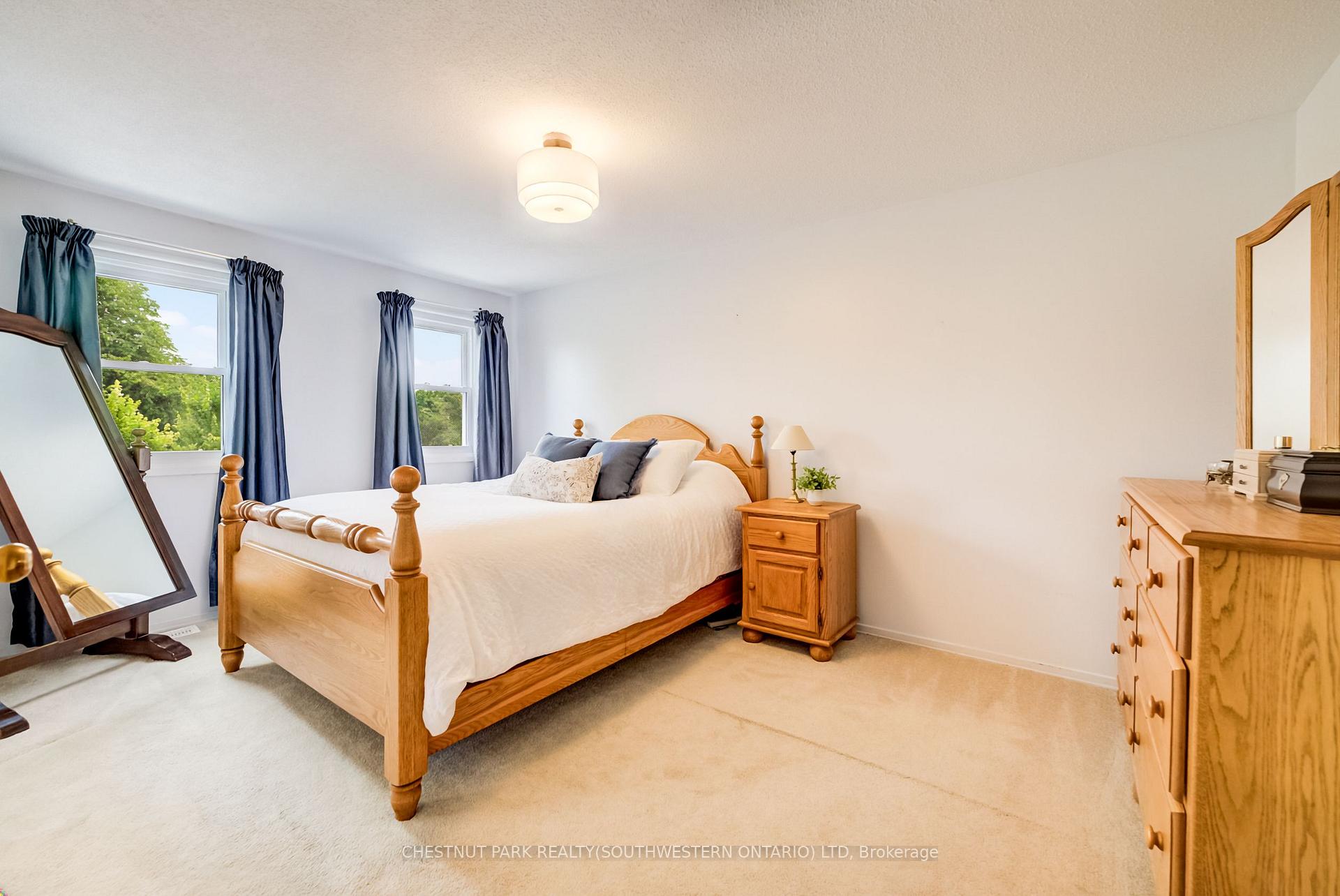 Photo 18 of Unit 11, 210 Highland Crescent, Kitchener, Victoria Hills — HOMEH