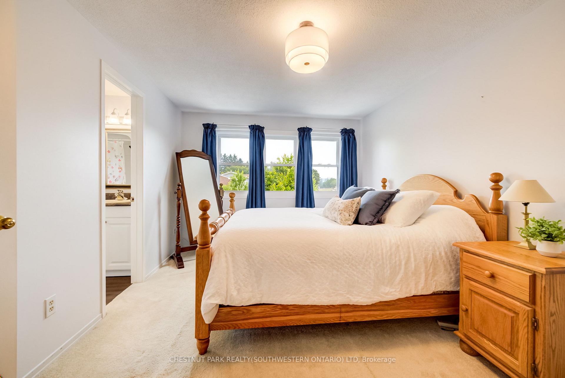Photo 19 of Unit 11, 210 Highland Crescent, Kitchener, Victoria Hills — HOMEH