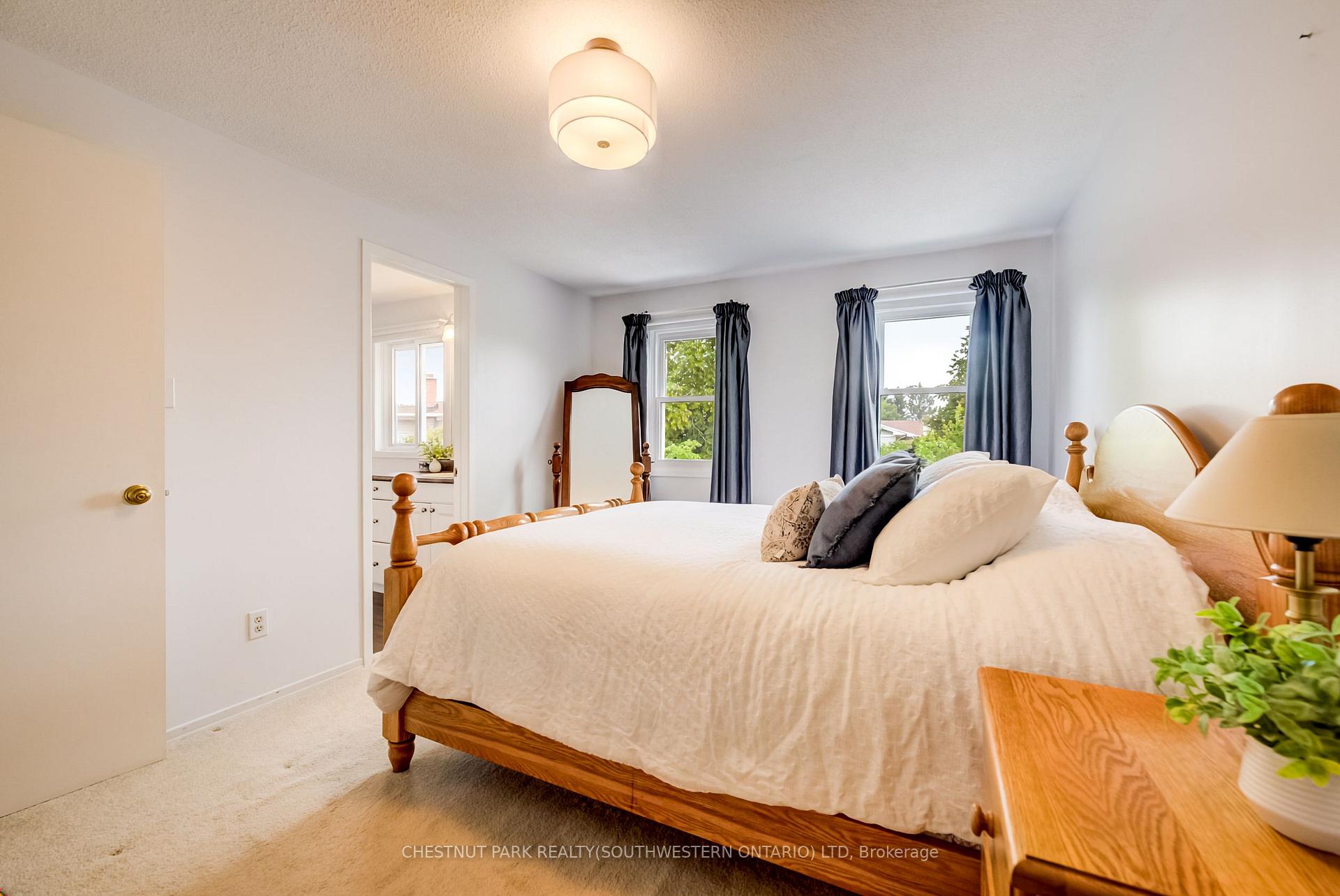 Photo 20 of Unit 11, 210 Highland Crescent, Kitchener, Victoria Hills — HOMEH