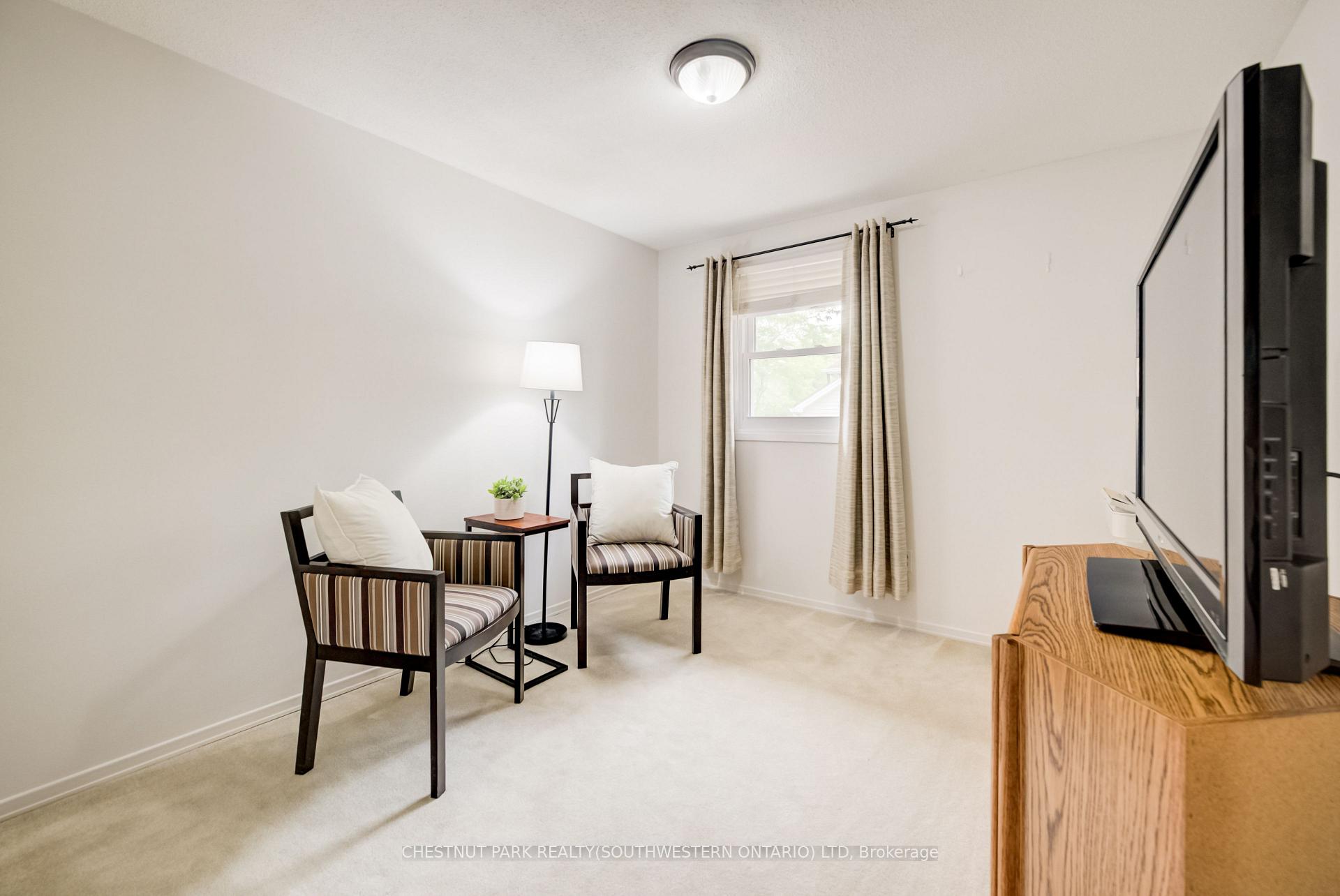 Photo 27 of Unit 11, 210 Highland Crescent, Kitchener, Victoria Hills — HOMEH
