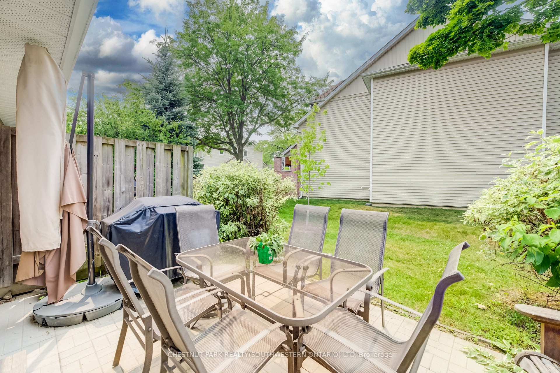 Photo 31 of Unit 11, 210 Highland Crescent, Kitchener, Victoria Hills — HOMEH