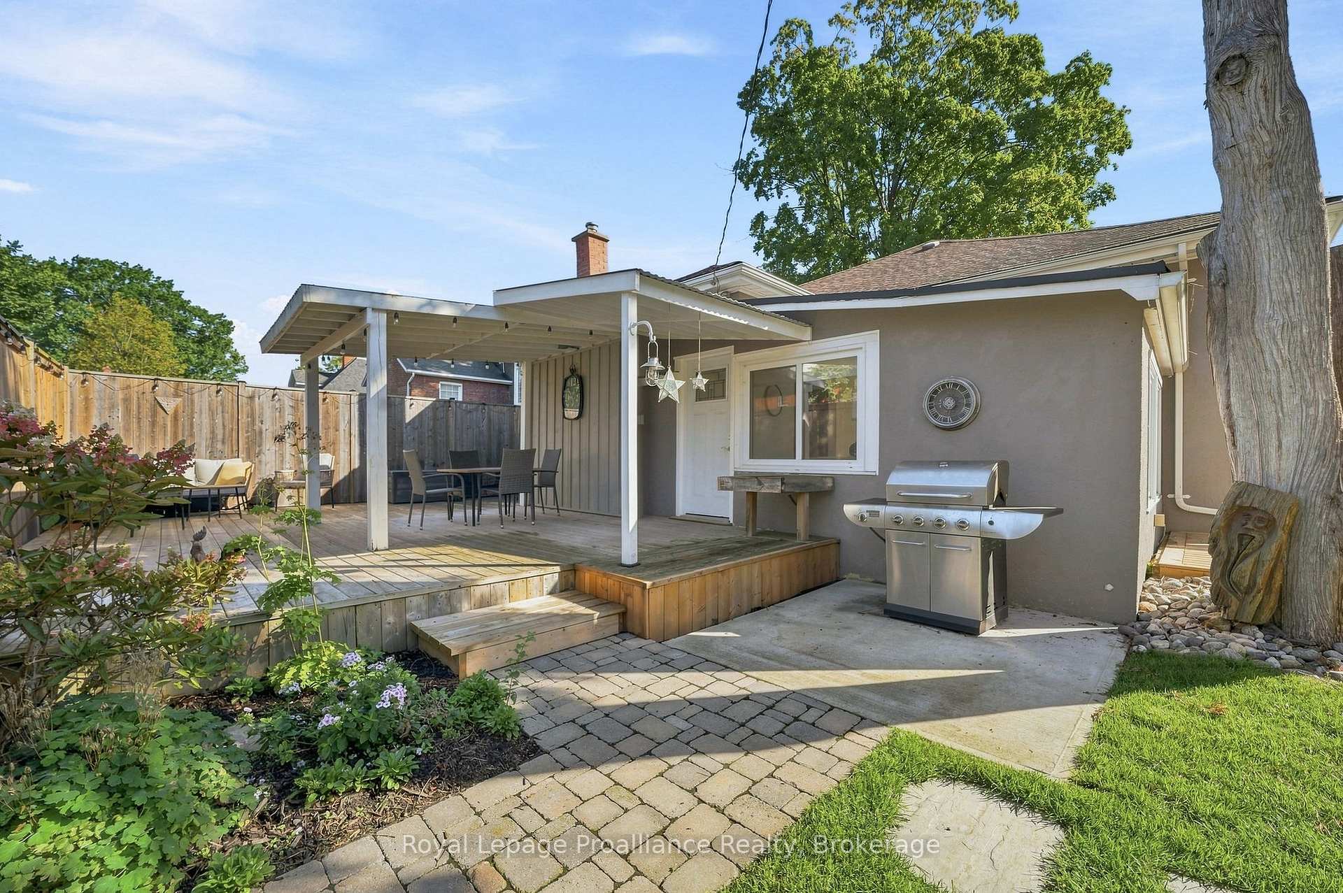 Photo 35 of 220 Charles Street, Belleville, Belleville Ward — HOMEH