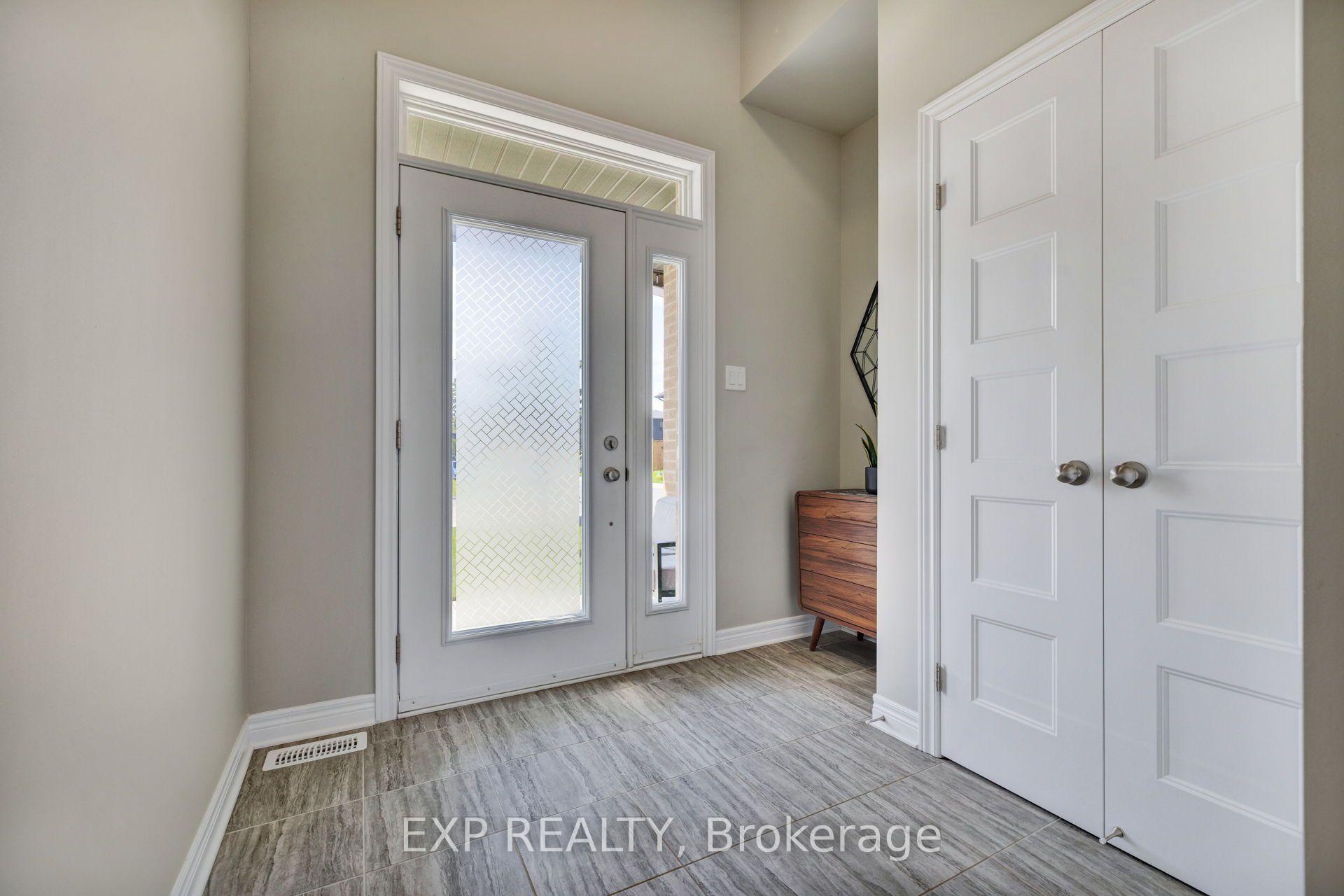 Photo 4 of 51 Mcphail Road, Carleton Place, Carleton Place — HOMEH