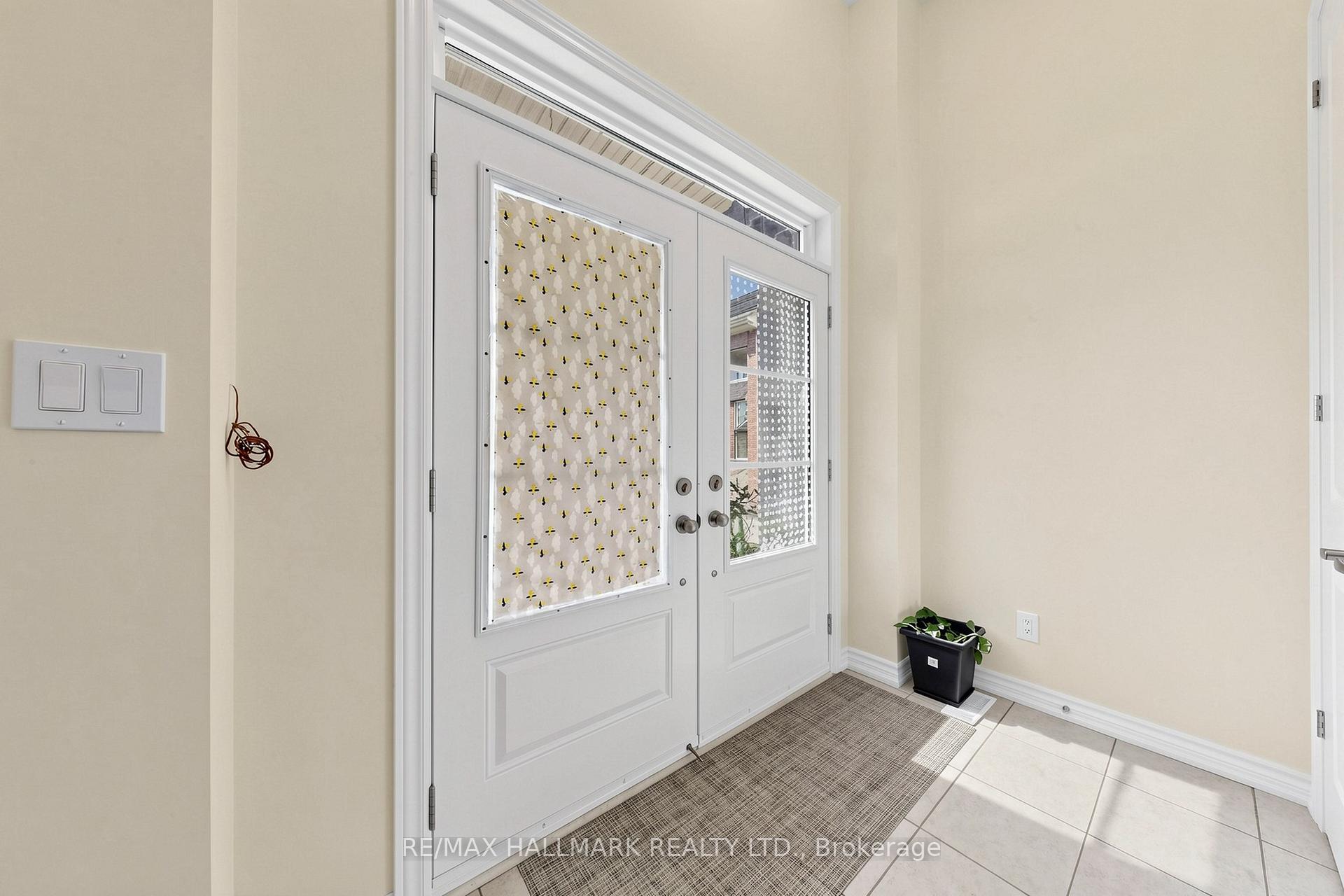 Photo 4 of 17 Closson Drive, Whitby, Rural Whitby — HOMEH