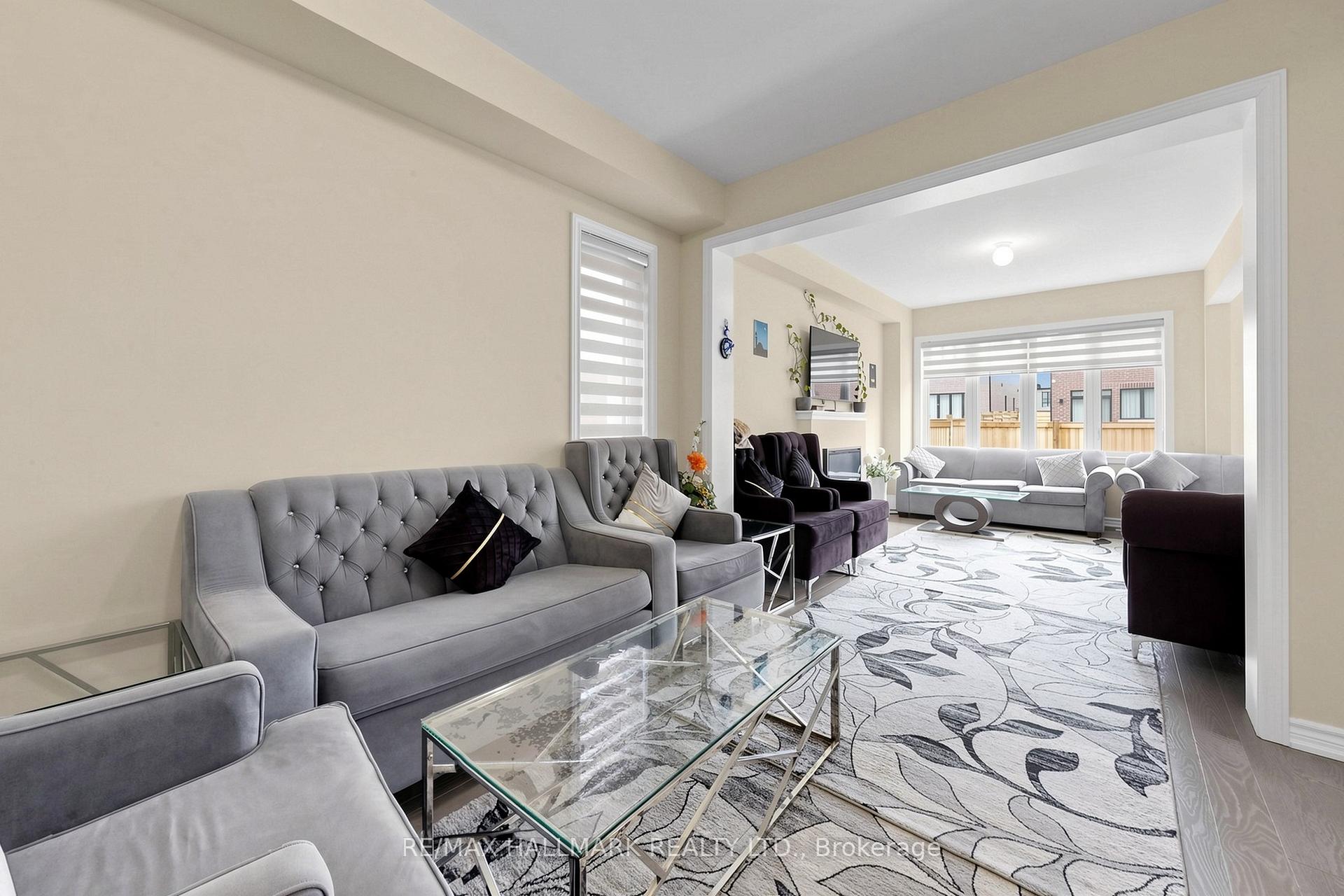 Photo 5 of 17 Closson Drive, Whitby, Rural Whitby — HOMEH